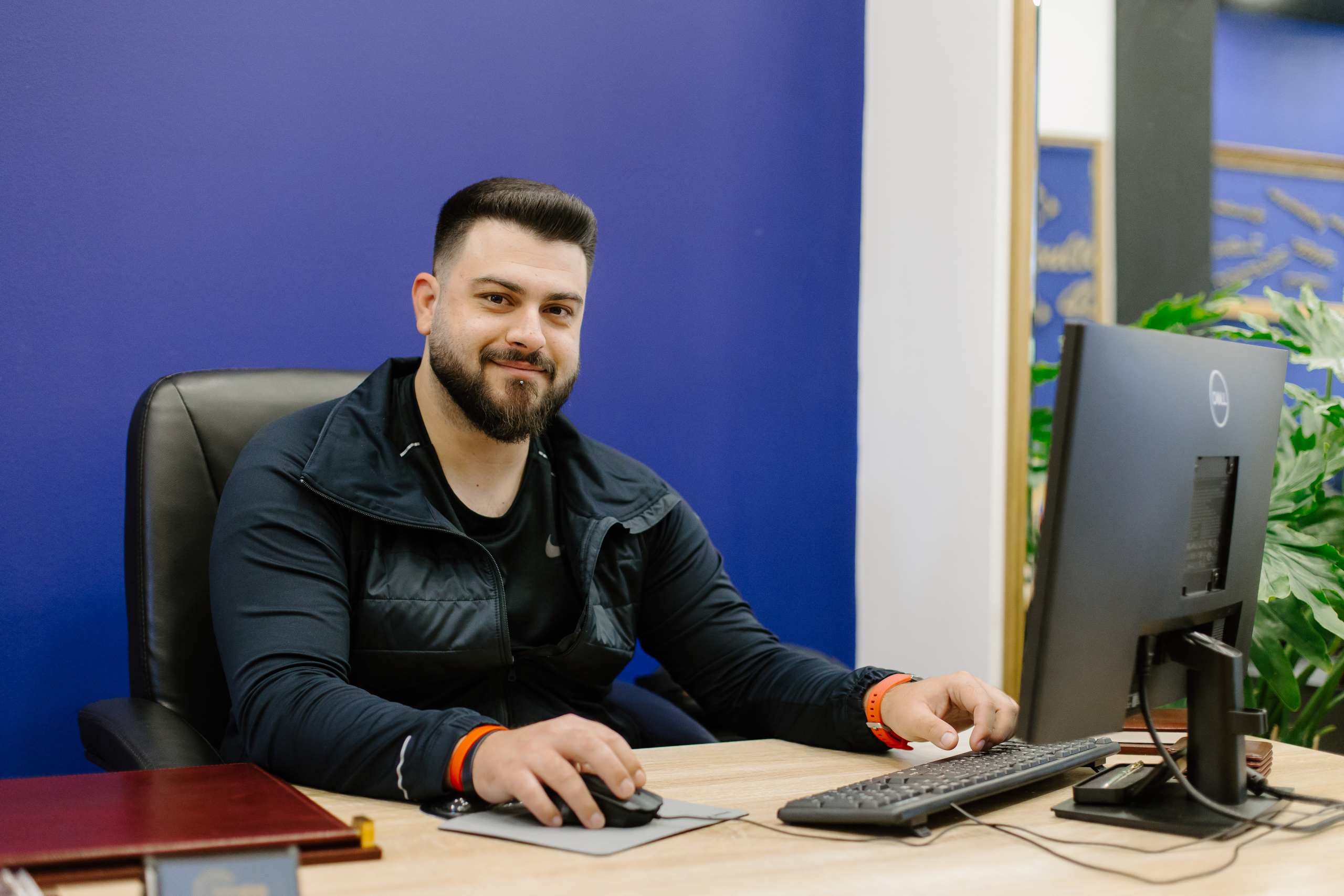 team2 Άγγελος Κομισάλης, social media manager-outreach coordinator